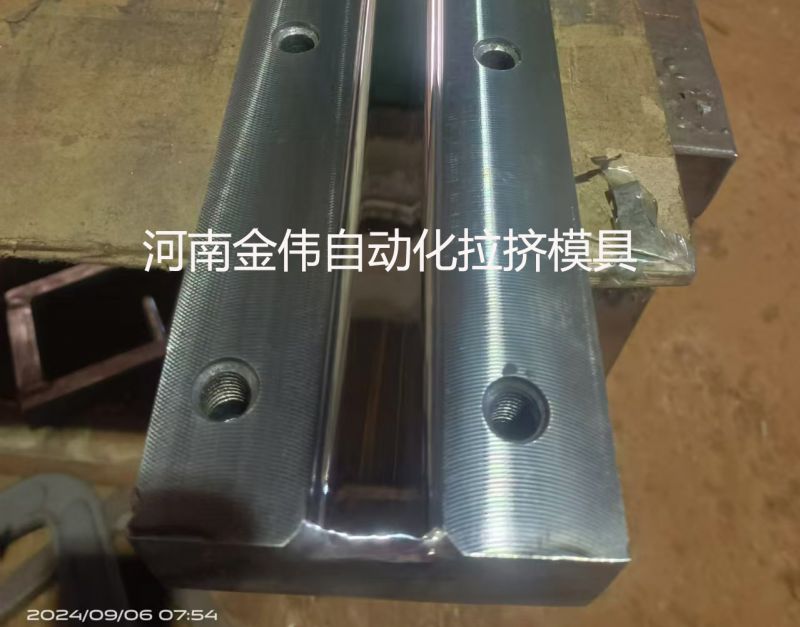 拉伸和擠出模具的區(qū)別在于哪里？